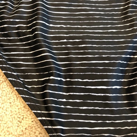 NEVER WORN BLACK WITH WHITE STRIPES TIE SIDES BIKINI BOTTOMS SIZE LARGE - Picture 3 of 9